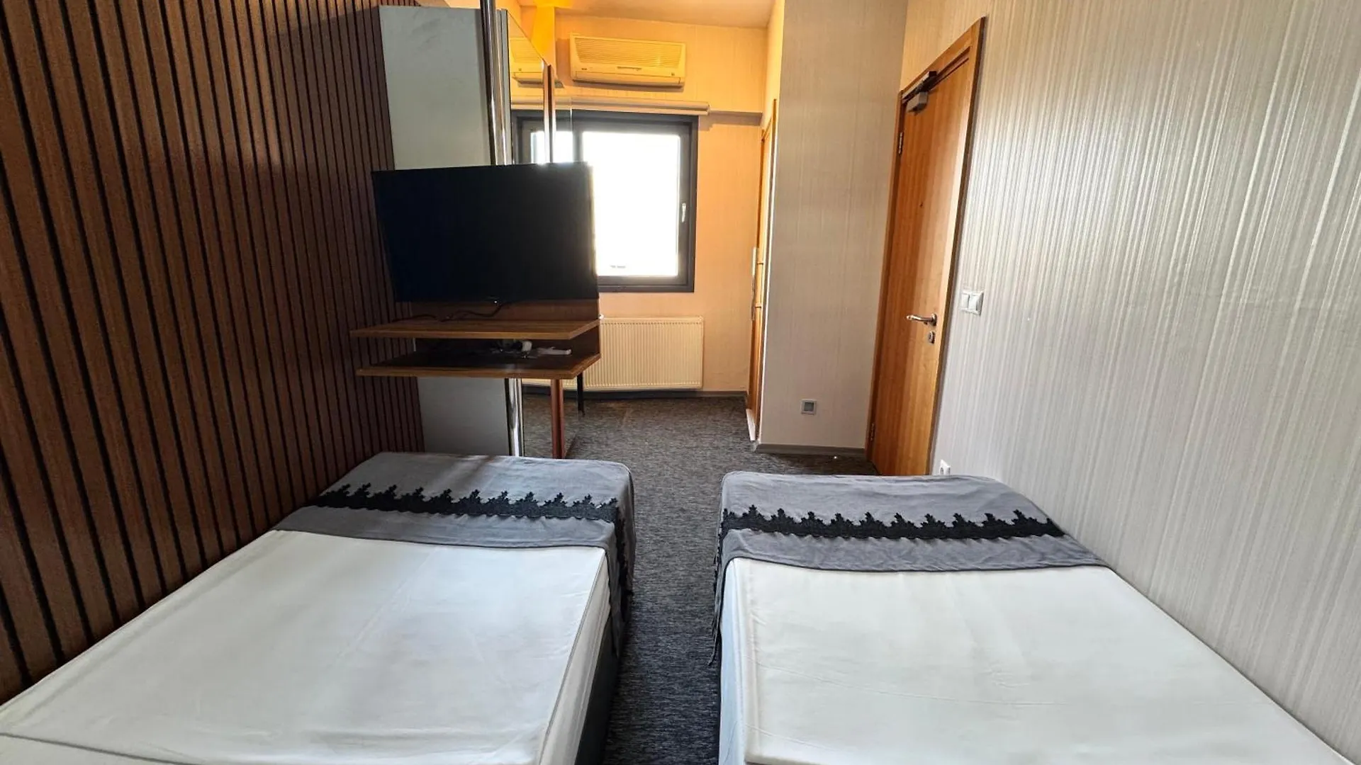 Black Art Otel Istanbul 0*,